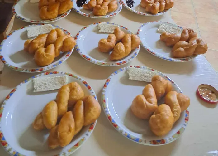 招待所 зорница